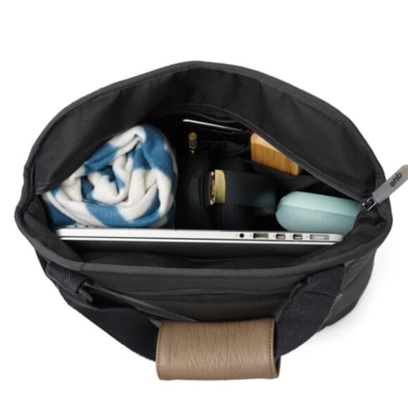 Que The Everyday Totepack NWT main image 4